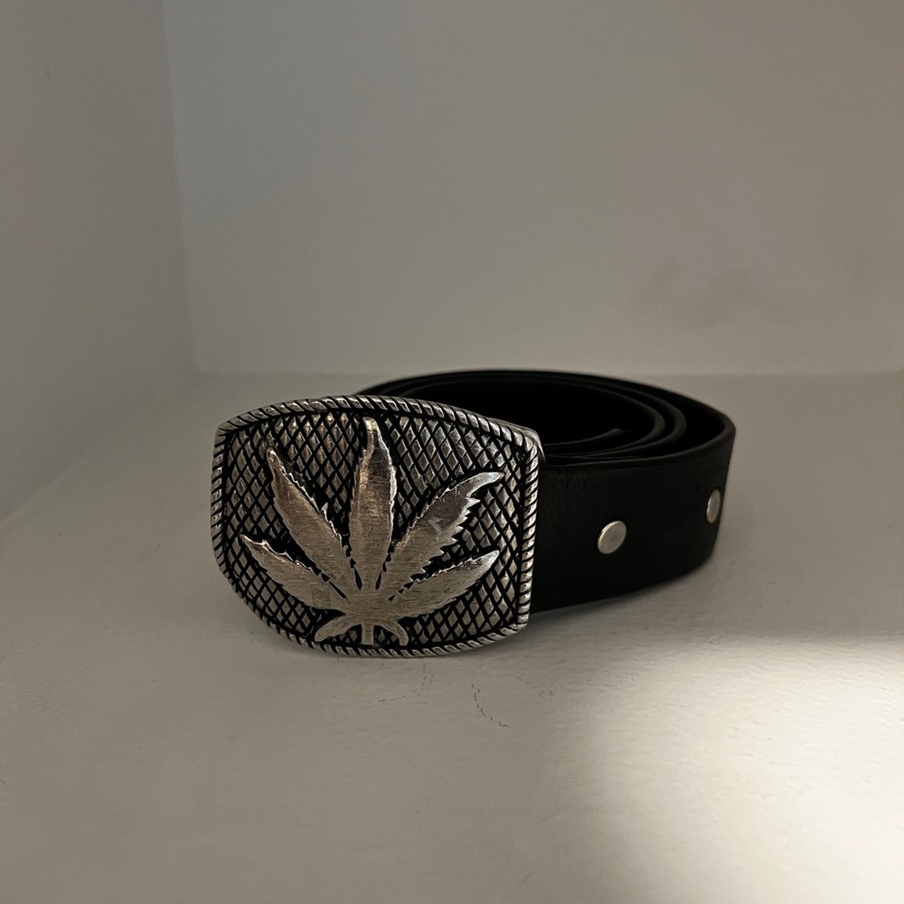 Lucien Pellat Finet - Belt w/Leaf buckle in a silver tone - Picture 2 of 3